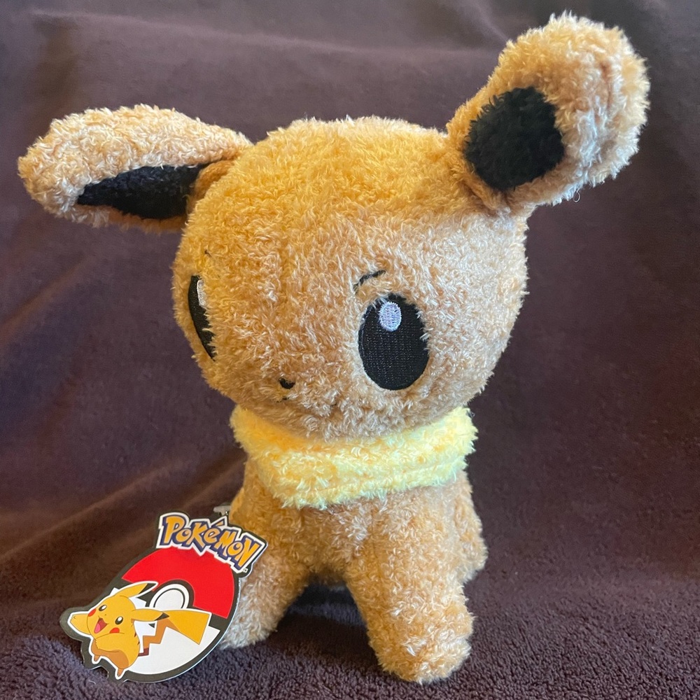 POKEMON EEVEE PLUSHIE (NWT)